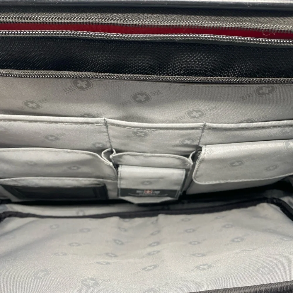 Wenger Swiss Army Gear Laptop Case Messenger Bag Briefcase Carry On 18 x 15 x 5